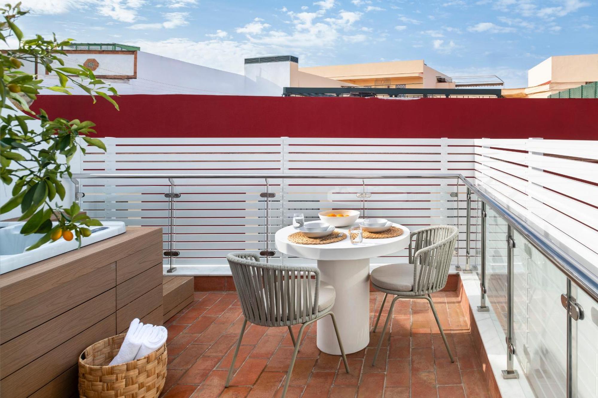 Magno Apartments Santa Clara - Private Terraces With Jacuzzi Sevilla Exterior foto